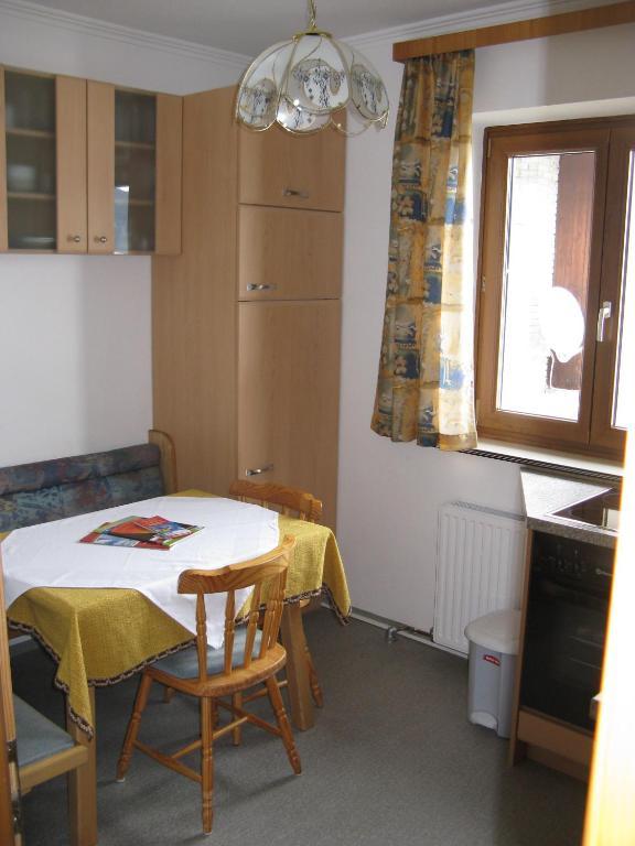 Appartement Haus Pfarrkirchner à Mauterndorf  Chambre photo